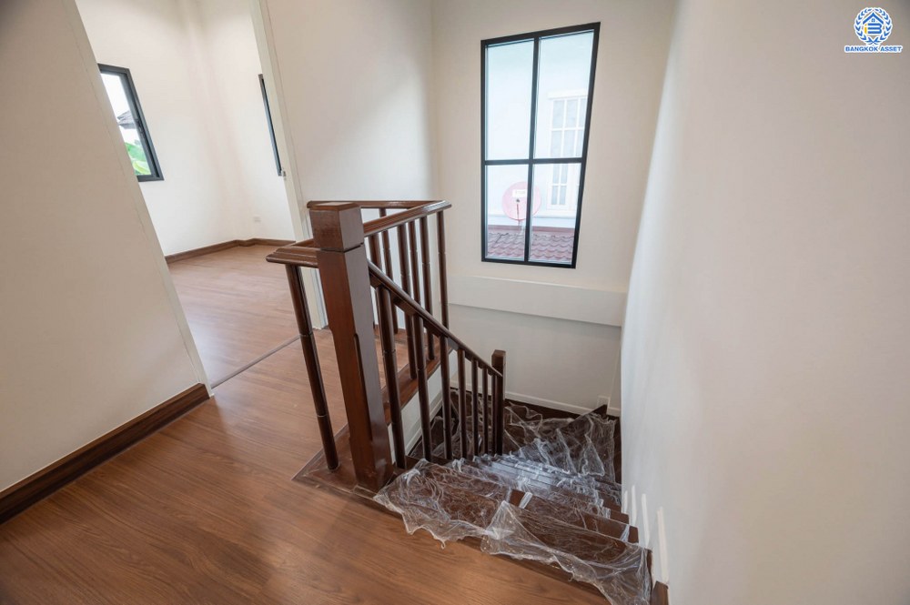 บ้านมือสองตกแต่งใหม่ โครงการ บุรีรมย์ วัดพระเงิน เนื้อที่ 36.3 ตร.ว. ฟังก์ชัน 3 ห้องนอน 2 ห้องน้ำ 1 ที่จอดรถ พื้นที่ใช้สอยกว้างขวาง เดินทางสะดวกสบาย บนทำเลเชื่อมต่อถนนกาญจนาภิเษก ใกล้เซ็นทรัลเวสต์เกต โครงการรถไฟฟ้าสายสีม่วง "สถานีตลาดบางใหญ่" และทางด่วน "ศรีรัช"